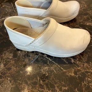 Dansko White Clogs, Leather size 39